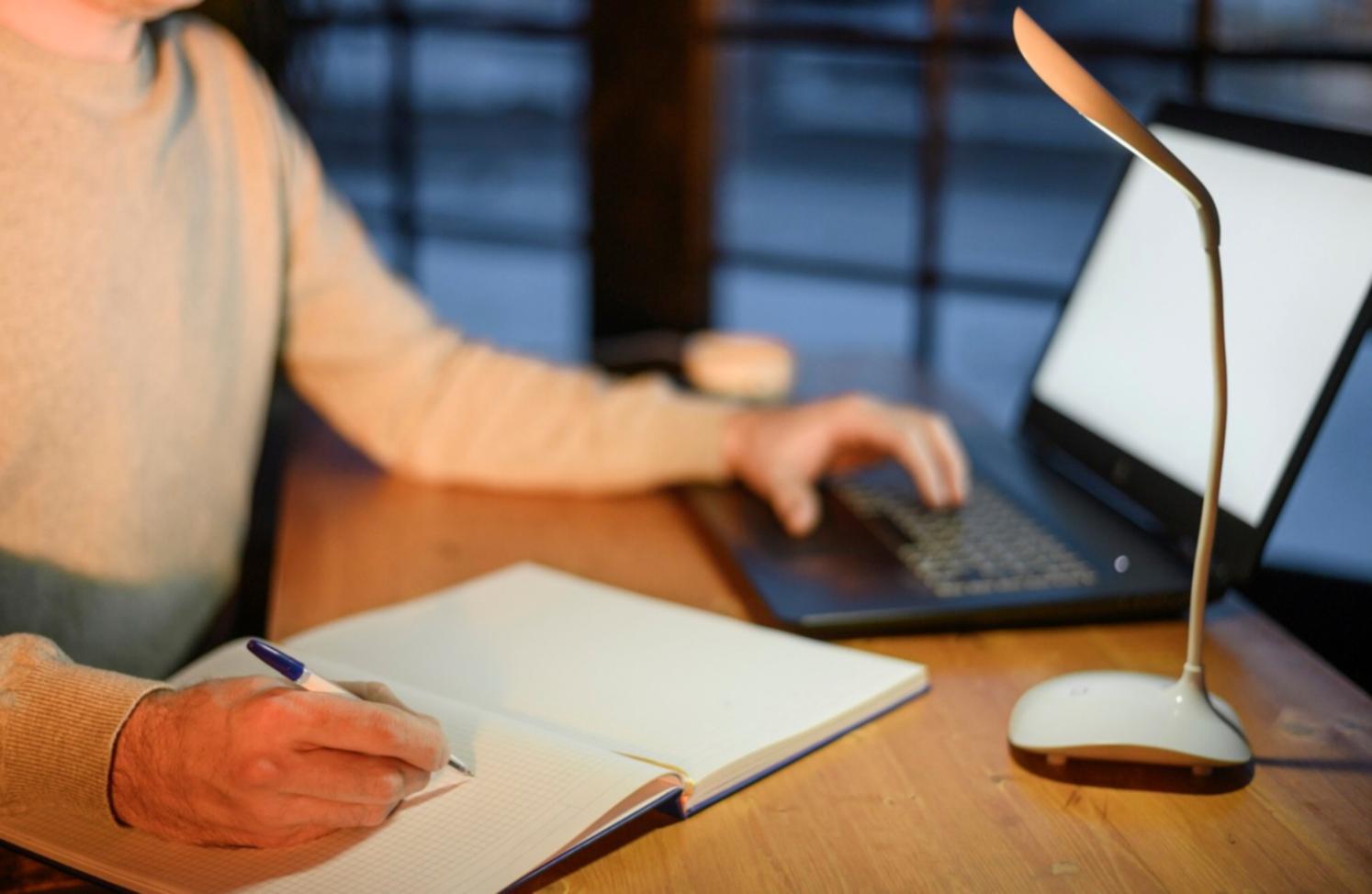 Moderne Lernumgebung mit interaktiven Finanztools